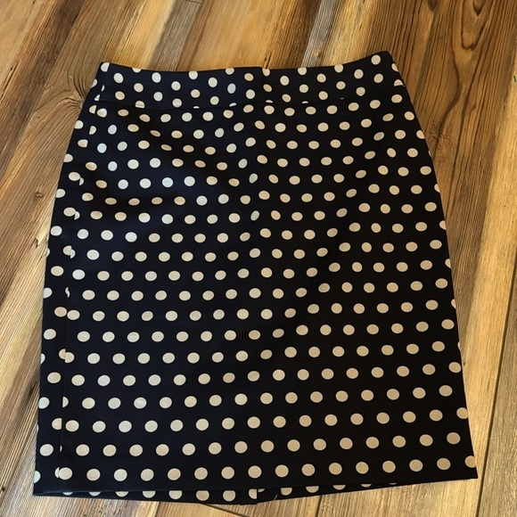 Ann Taylor Loft black skirt with tan polka dots 6P - Picture 1 of 4